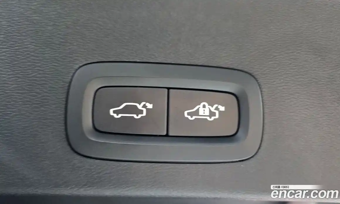 Volvo XC40 2024 2.0 автомат (гидро), фото 29
