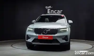 Volvo XC40 2024 2.0 автомат (гидро), миниатюра 3