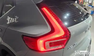 Volvo XC40 2024 2.0 автомат (гидро), миниатюра 9