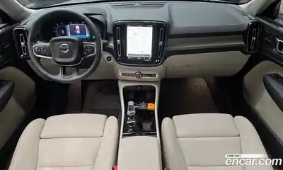 Volvo XC40 2024 2.0 автомат (гидро), миниатюра 10