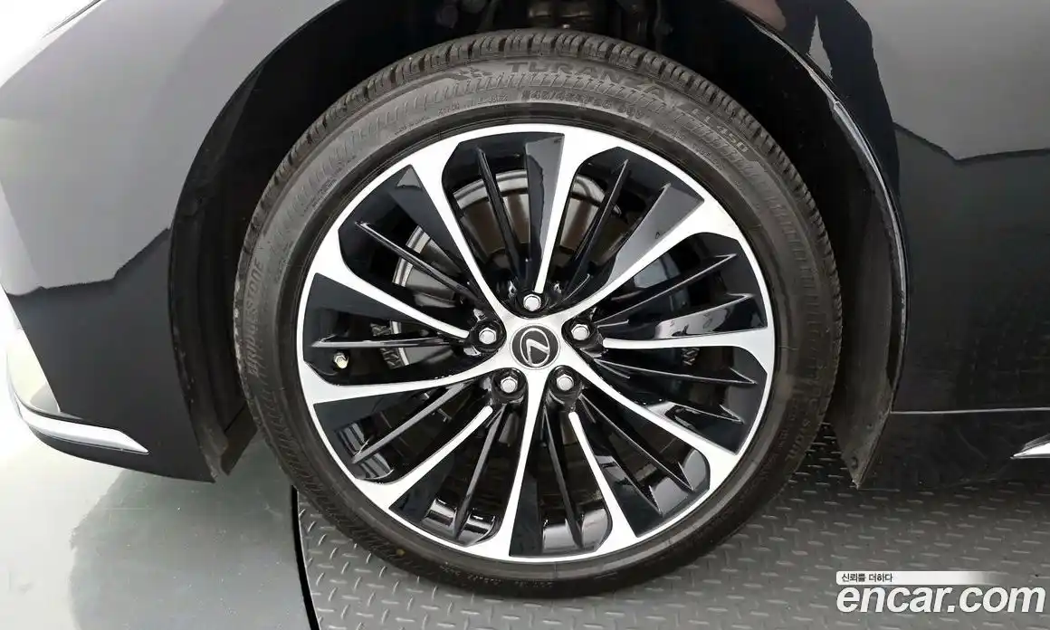 Lexus LS 2022 3.5 гидро, фото 5