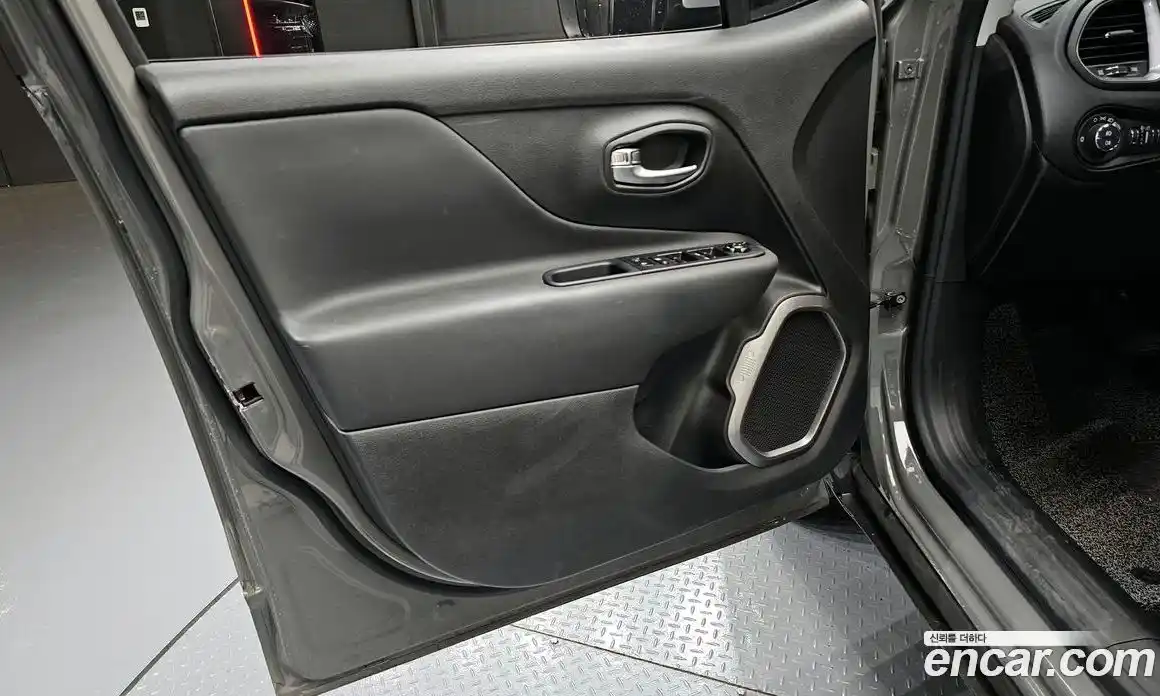 Jeep Renegade 2022 1.3 автомат (гидро), фото 14