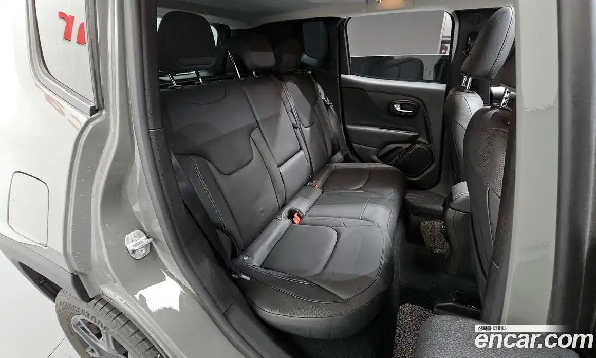 Jeep Renegade 2022 1.3 автомат (гидро), фото 17