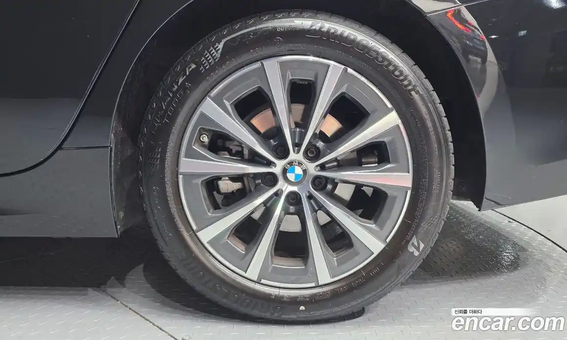 BMW 3 серия 2023 2.0 автомат (гидро), фото 7