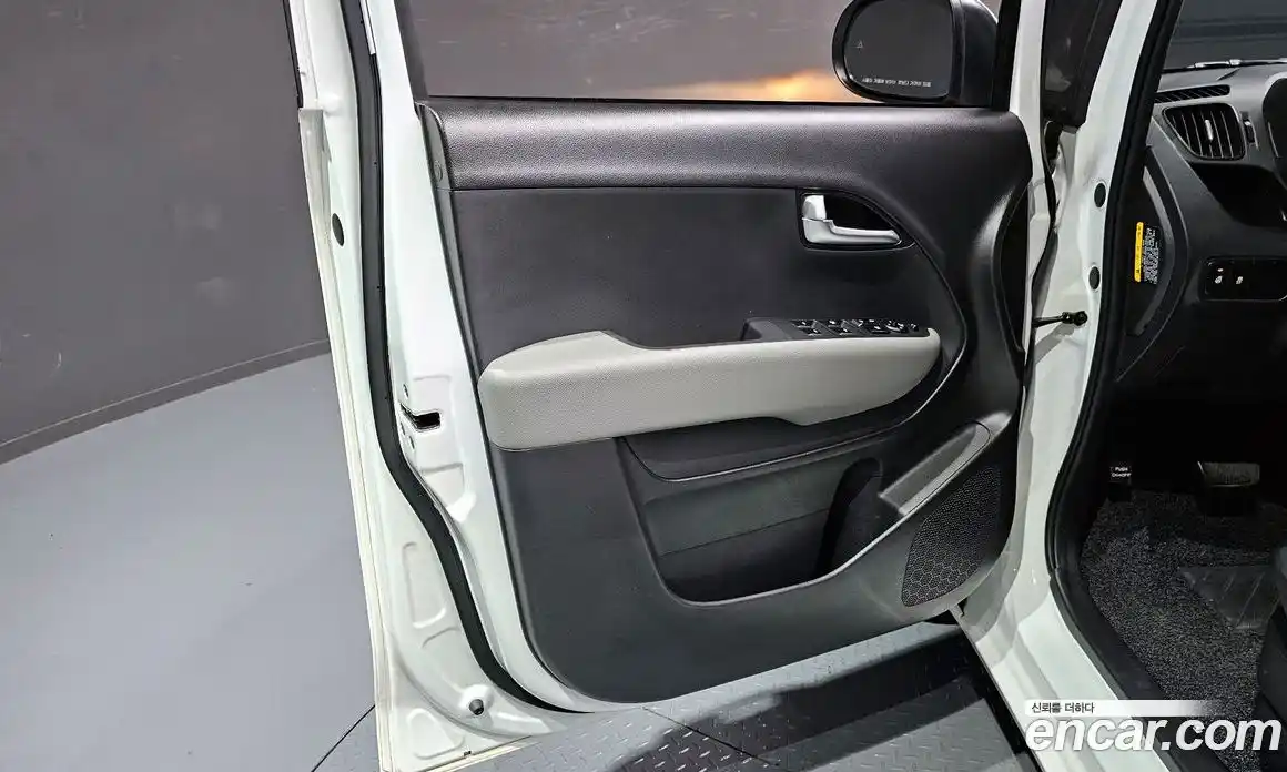 Kia Ray 2023 1.0 гидро, фото 14