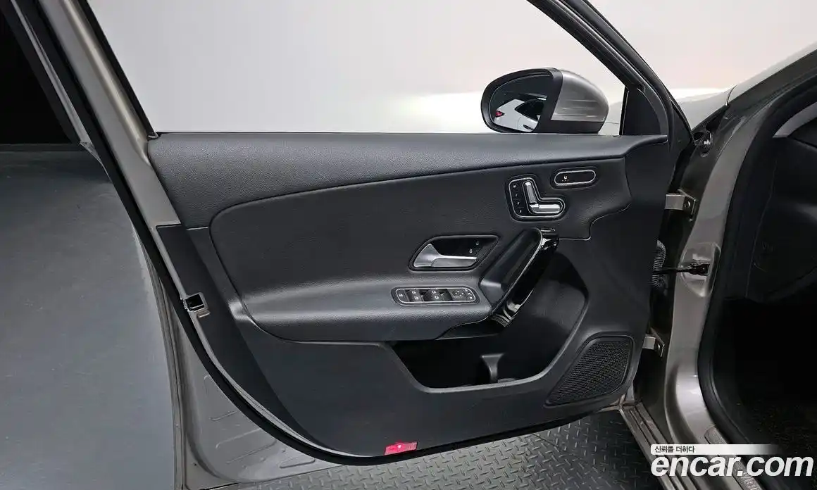 Mercedes-Benz A-Class 2019 2.0 гидро, фото 14