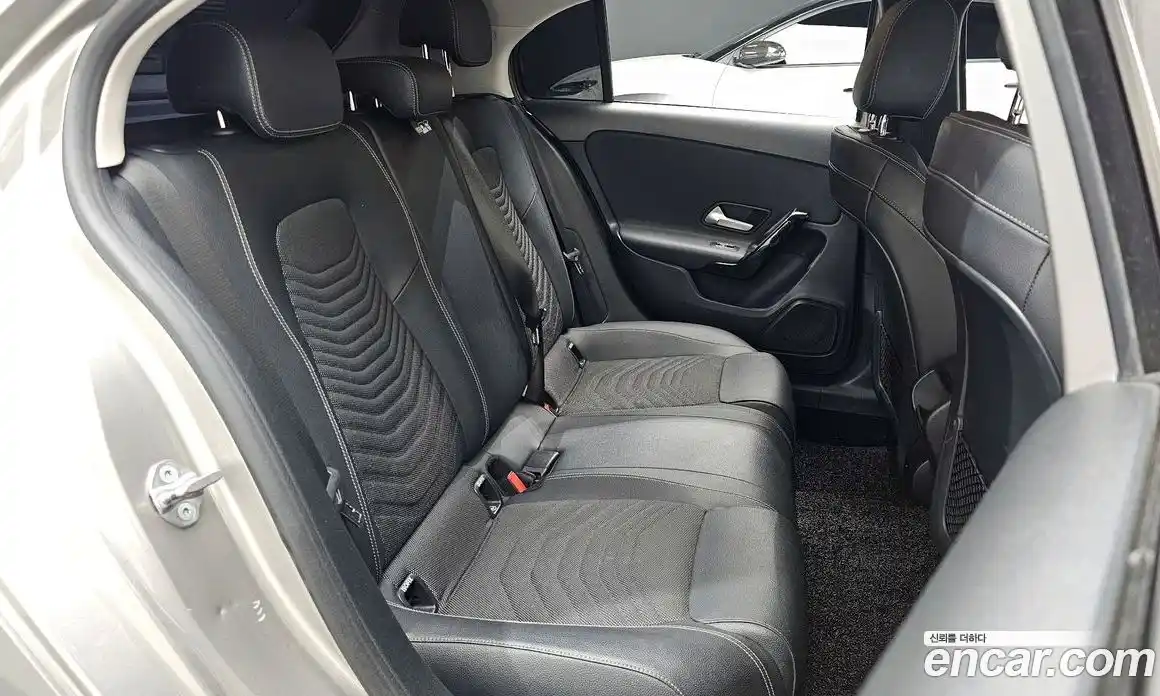 Mercedes-Benz A-Class 2019 2.0 гидро, фото 17
