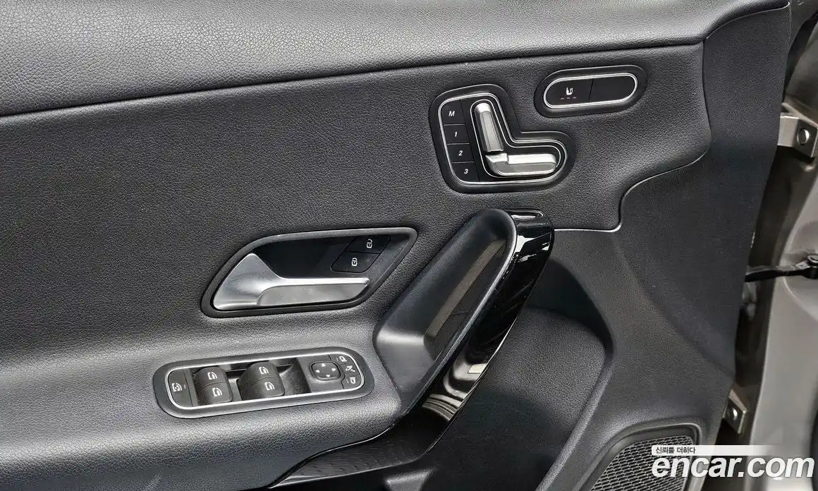 Mercedes-Benz A-Class 2019 2.0 гидро, фото 25