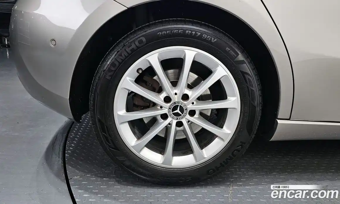 Mercedes-Benz A-Class 2019 2.0 гидро, фото 5