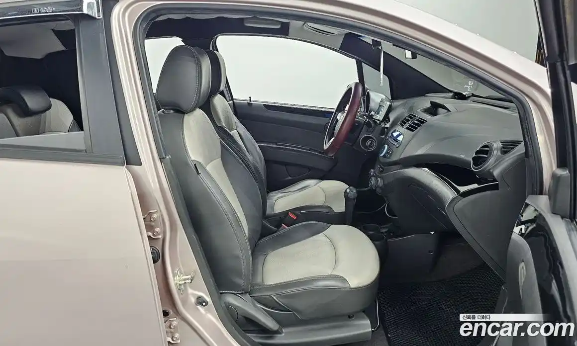 Chevrolet Spark 2011 1.0 автомат (гидро), фото 11