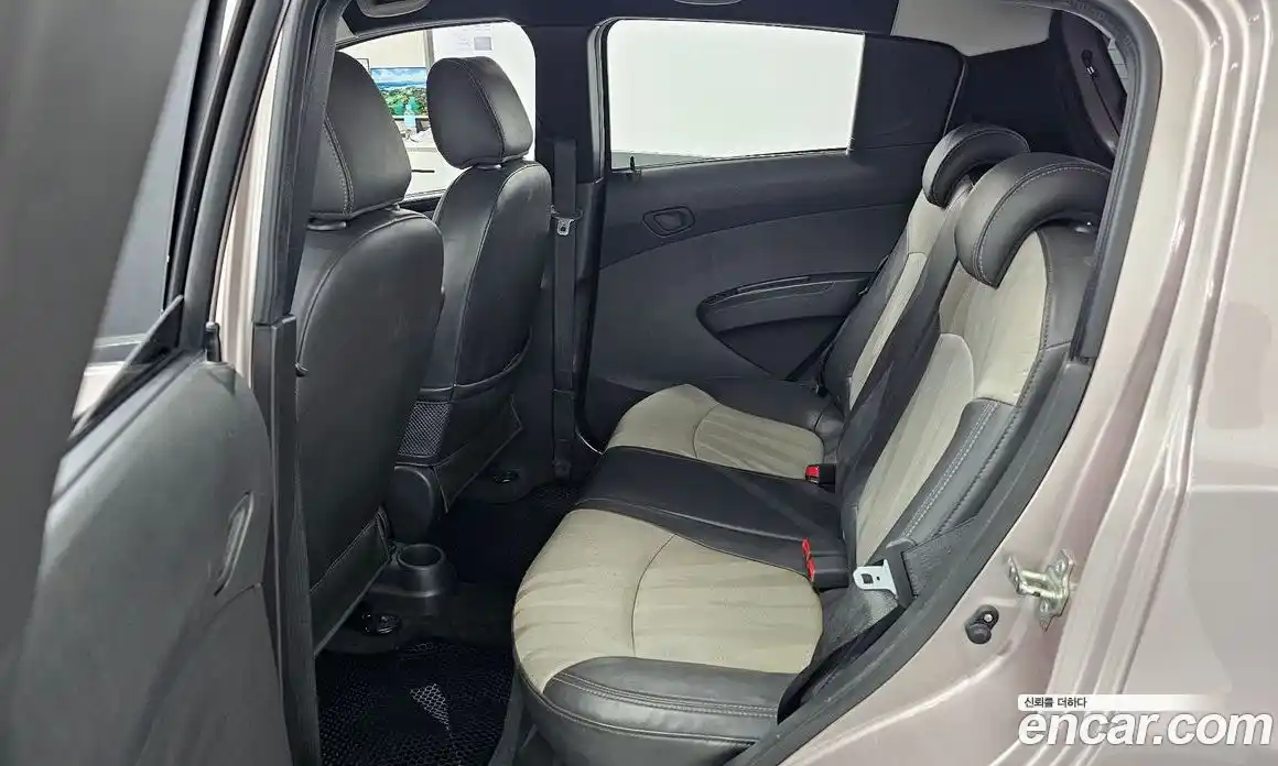 Chevrolet Spark 2011 1.0 автомат (гидро), фото 13