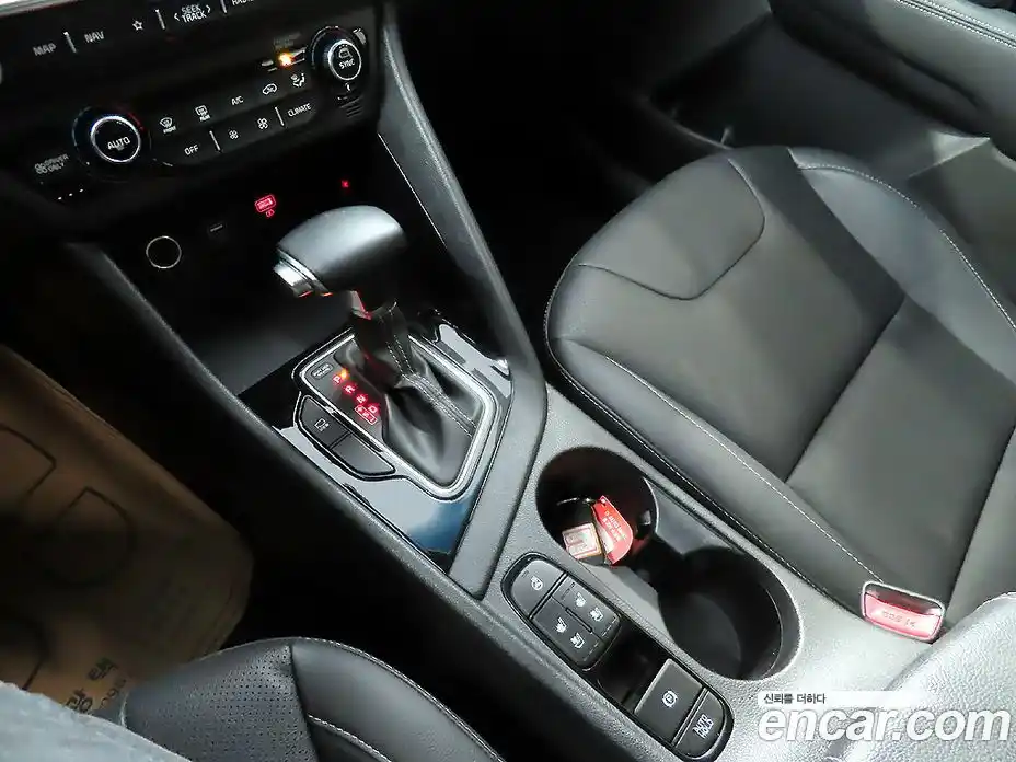 Kia Niro 2021 1.6 автомат (гидро), фото 13