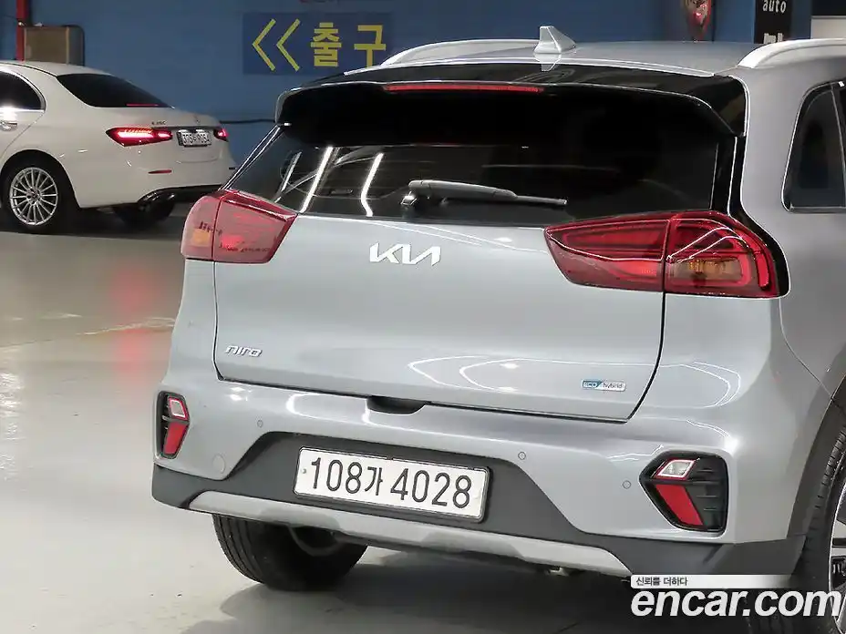 Kia Niro 2021 1.6 автомат (гидро), фото 17