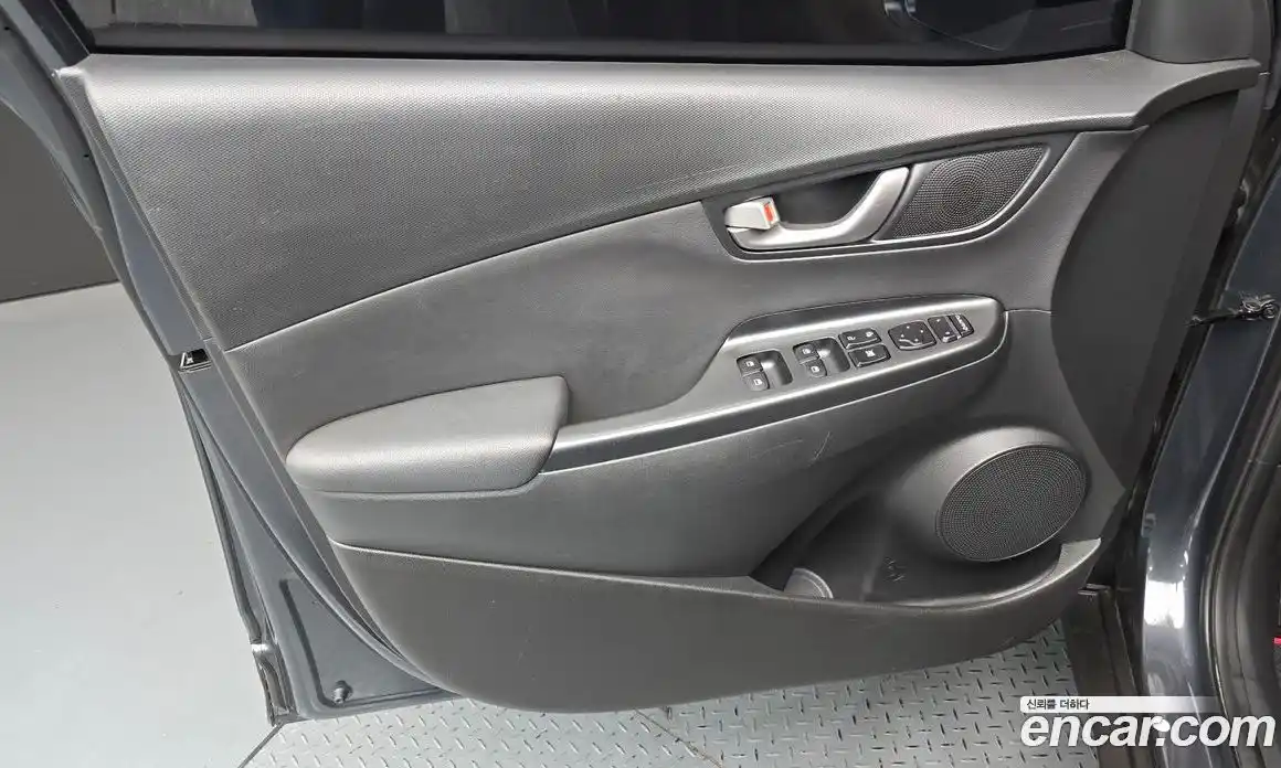 Hyundai Kona 2018 1.6 автомат (гидро), фото 14