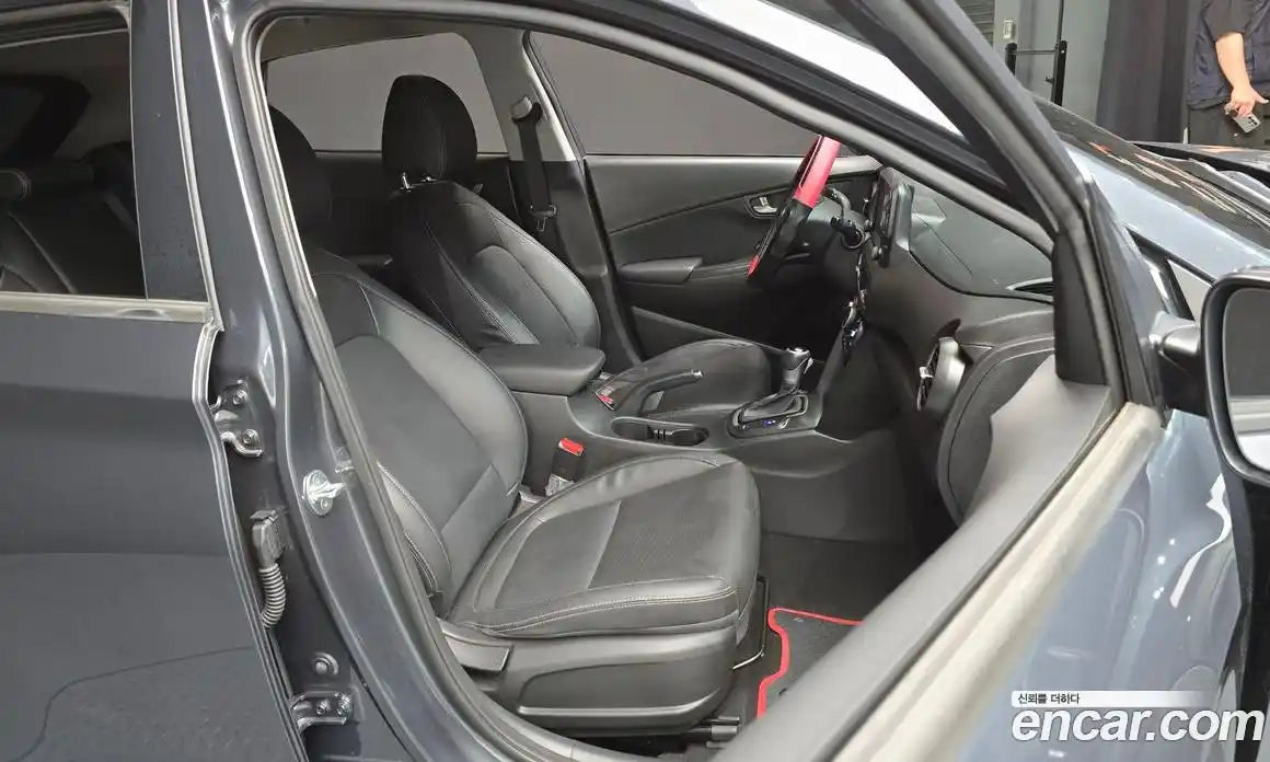 Hyundai Kona 2018 1.6 автомат (гидро), фото 17