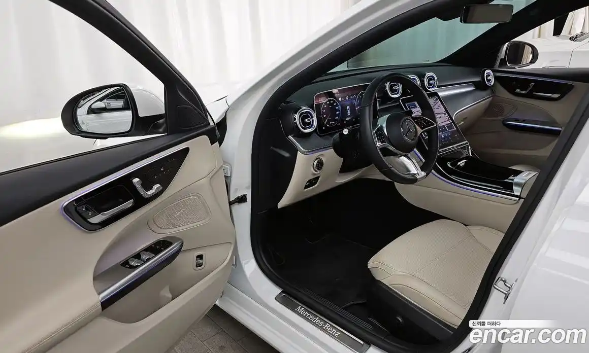 Mercedes-Benz C-Class 2023 2.0 гидро, фото 13