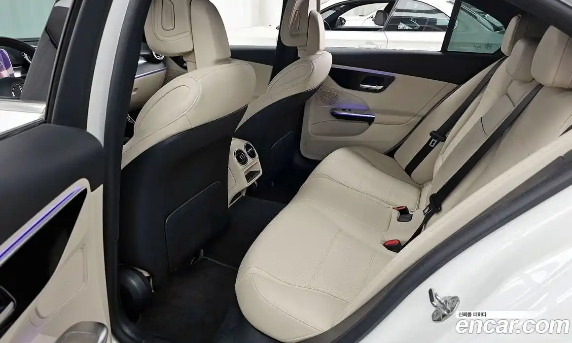 Mercedes-Benz C-Class 2023 2.0 гидро, фото 16