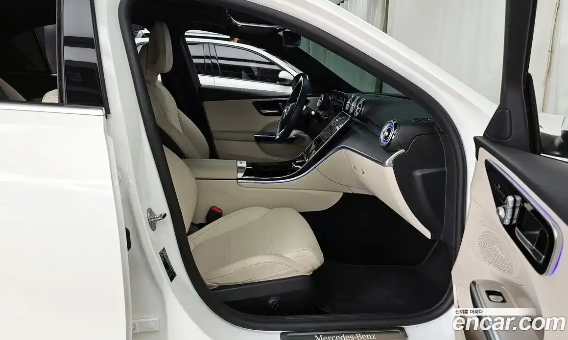 Mercedes-Benz C-Class 2023 2.0 гидро, фото 17