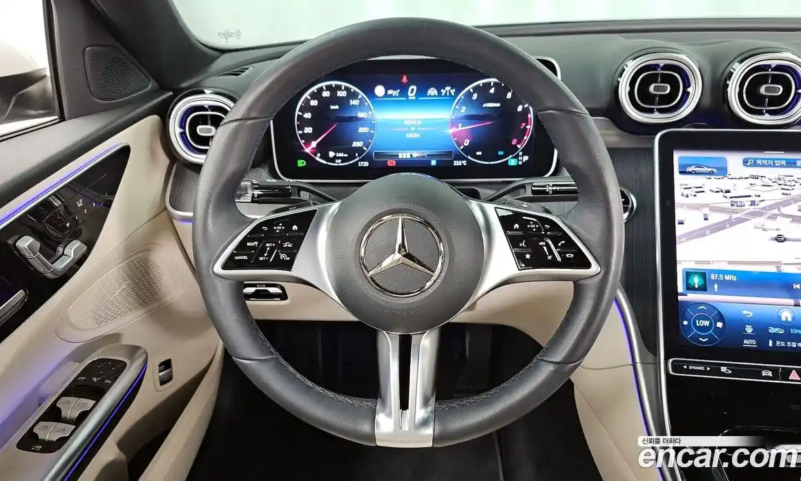 Mercedes-Benz C-Class 2023 2.0 гидро, фото 19