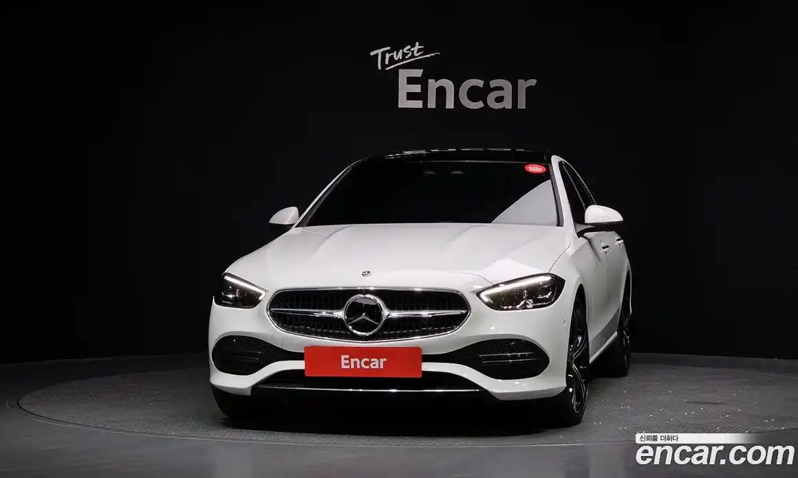 Mercedes-Benz C-Class 2023 2.0 гидро, фото 3