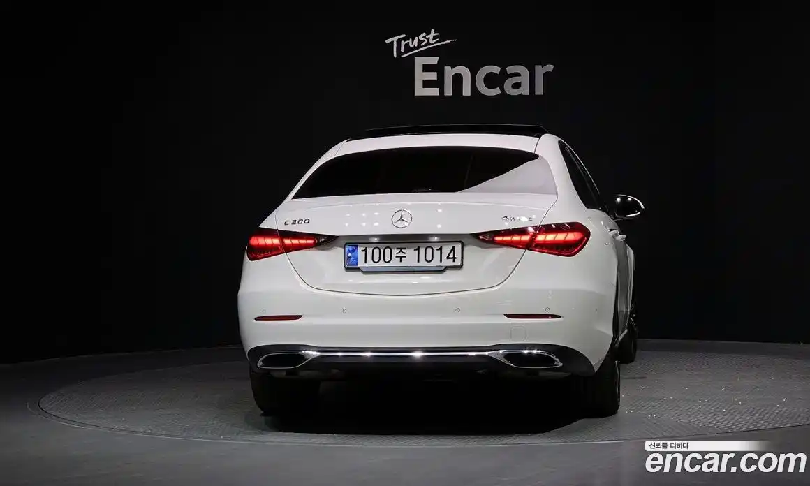 Mercedes-Benz C-Class 2023 2.0 гидро, фото 4