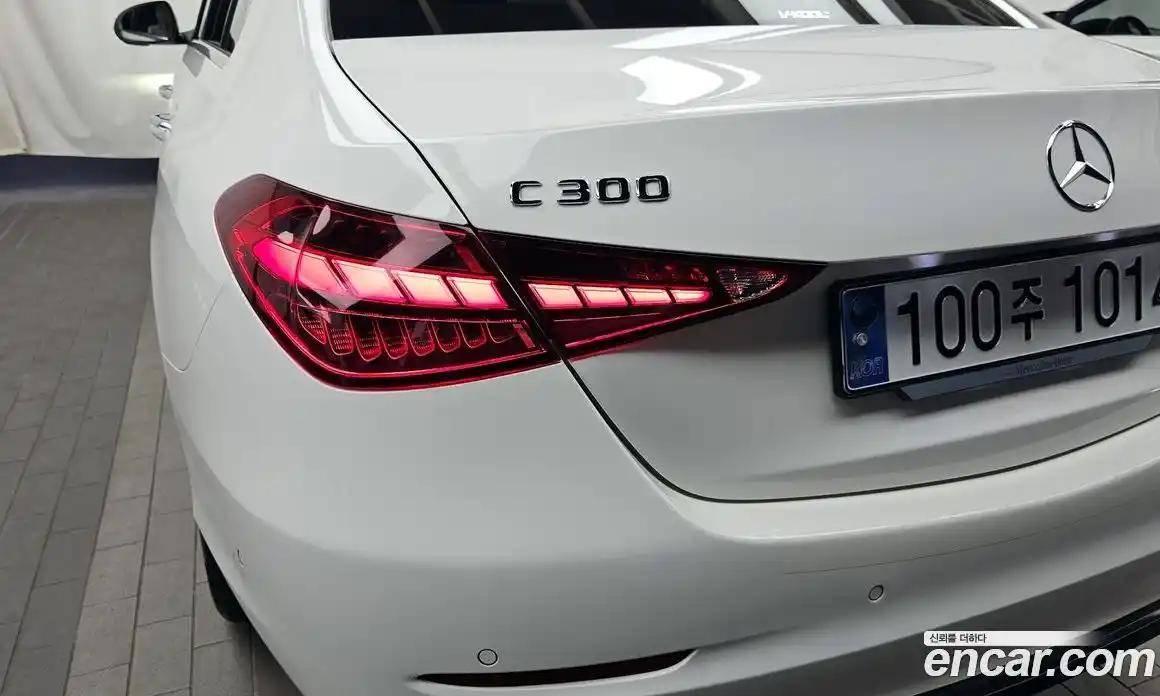 Mercedes-Benz C-Class 2023 2.0 гидро, фото 9