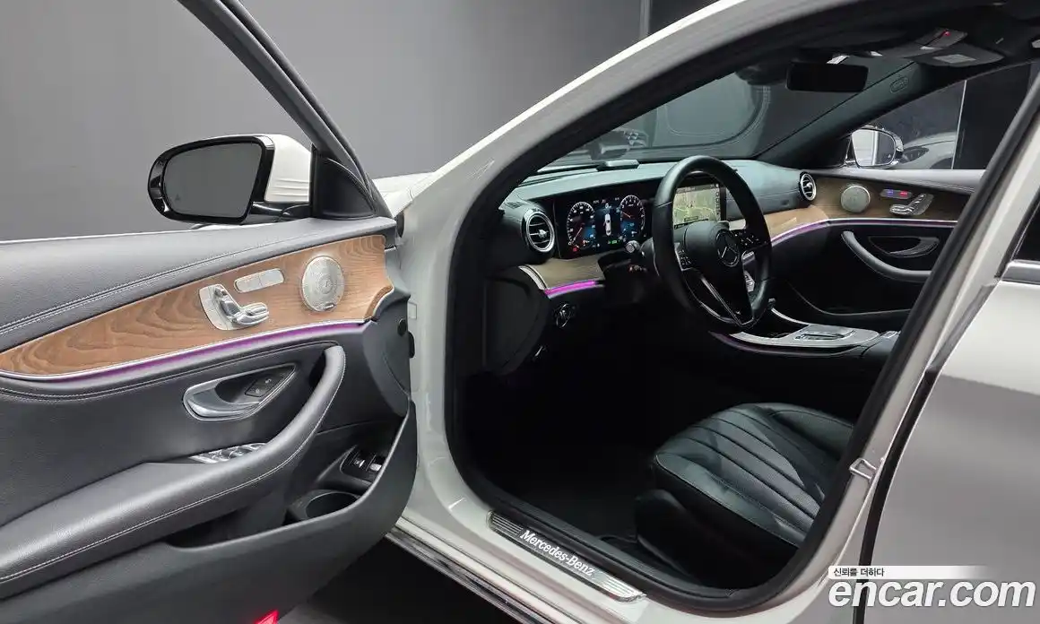 Mercedes-Benz E-Class 2022 2.0 гидро, фото 13