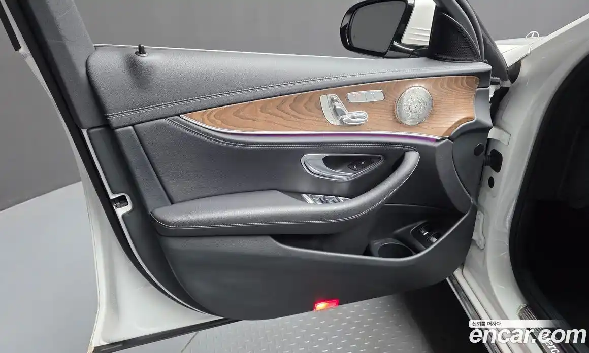 Mercedes-Benz E-Class 2022 2.0 гидро, фото 14