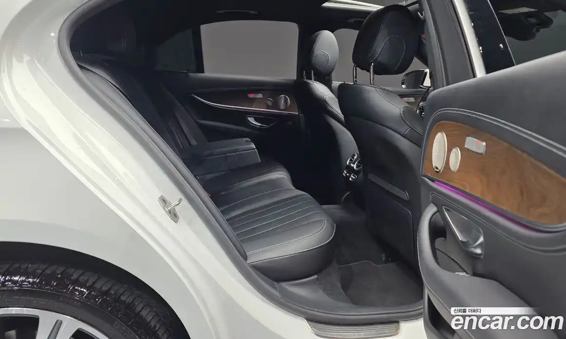 Mercedes-Benz E-Class 2022 2.0 гидро, фото 17