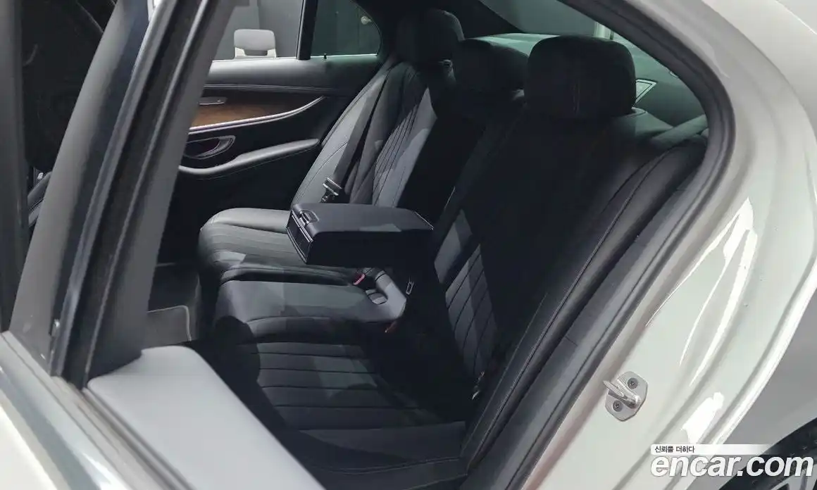 Mercedes-Benz E-Class 2022 2.0 гидро, фото 18