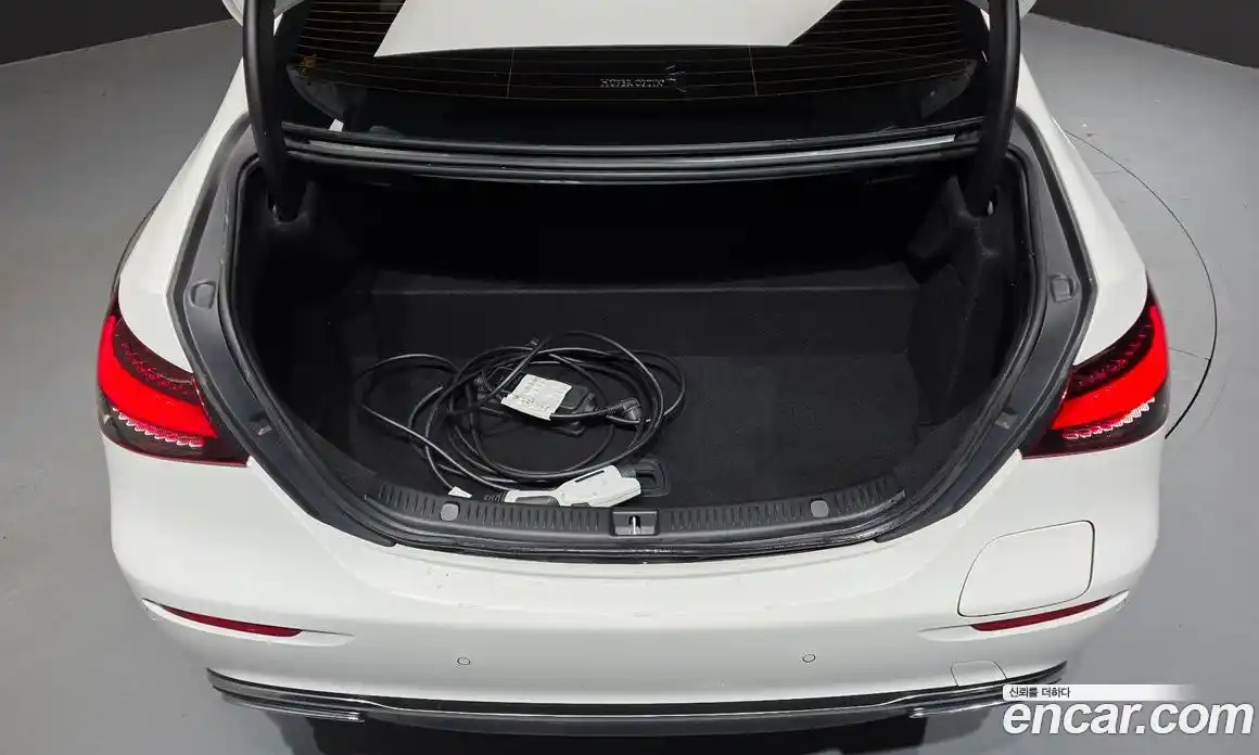 Mercedes-Benz E-Class 2022 2.0 гидро, фото 23