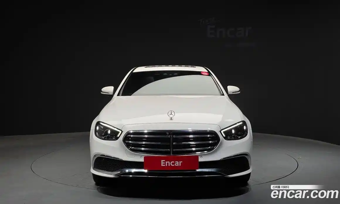 Mercedes-Benz E-Class 2022 2.0 гидро, фото 3