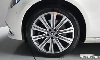 Mercedes-Benz E-Class 2022 2.0 гидро, миниатюра 5