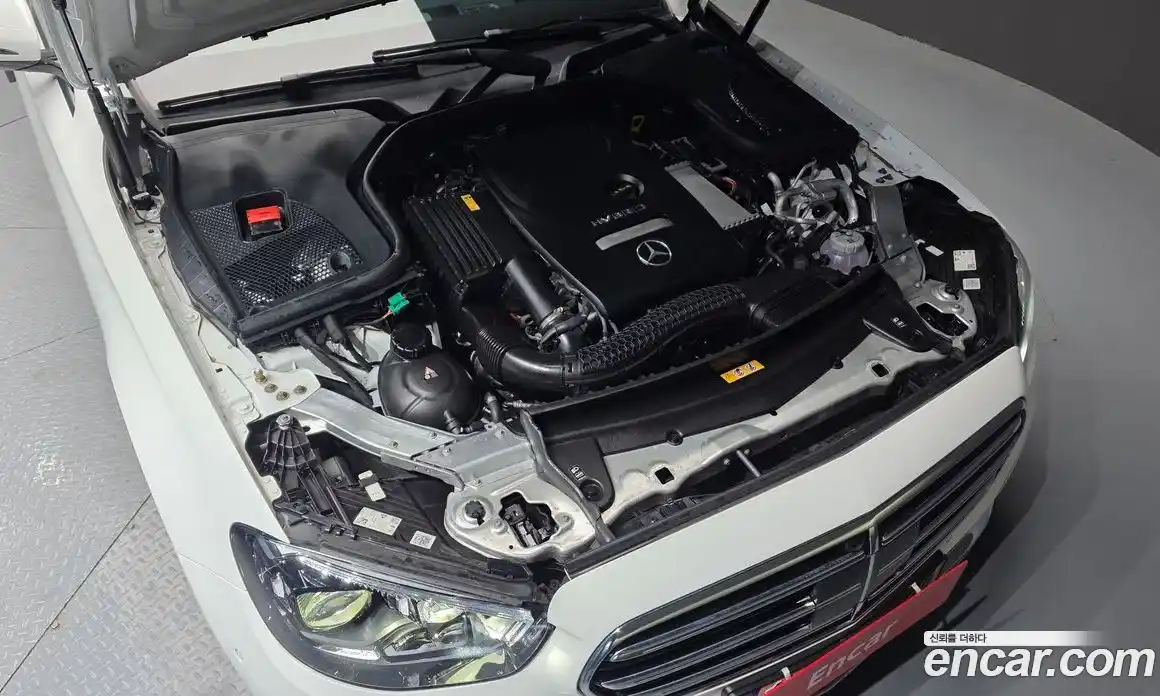 Mercedes-Benz E-Class 2022 2.0 гидро, фото 6