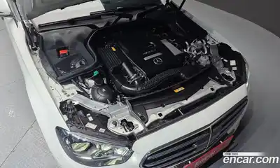 Mercedes-Benz E-Class 2022 2.0 гидро, миниатюра 6