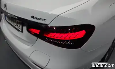 Mercedes-Benz E-Class 2022 2.0 гидро, миниатюра 9