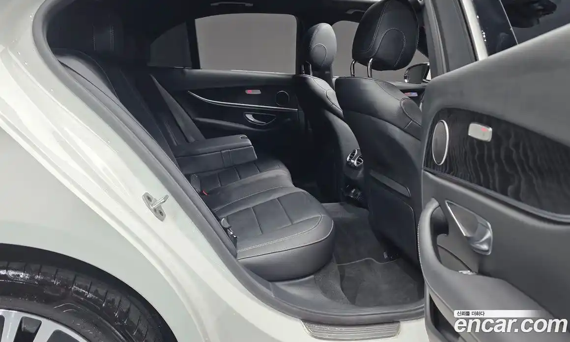 Mercedes-Benz E-Class 2022 2.0 гидро, фото 17