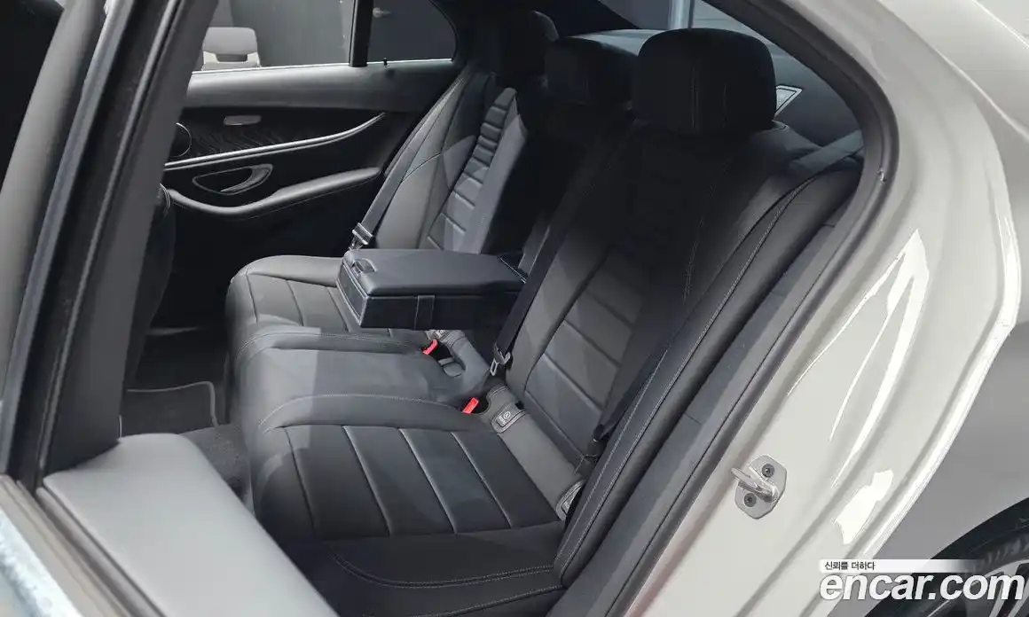 Mercedes-Benz E-Class 2022 2.0 гидро, фото 18