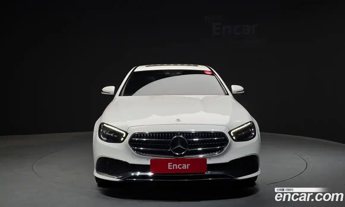 Mercedes-Benz E-Class 2022 2.0 гидро, фото 3