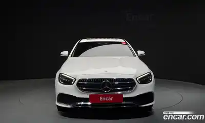 Mercedes-Benz E-Class 2022 2.0 гидро, миниатюра 3