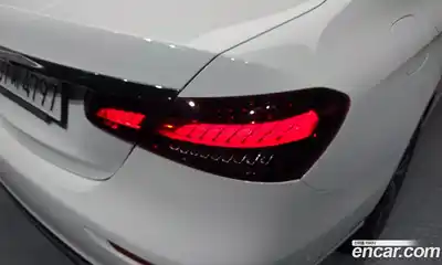 Mercedes-Benz E-Class 2022 2.0 гидро, миниатюра 9