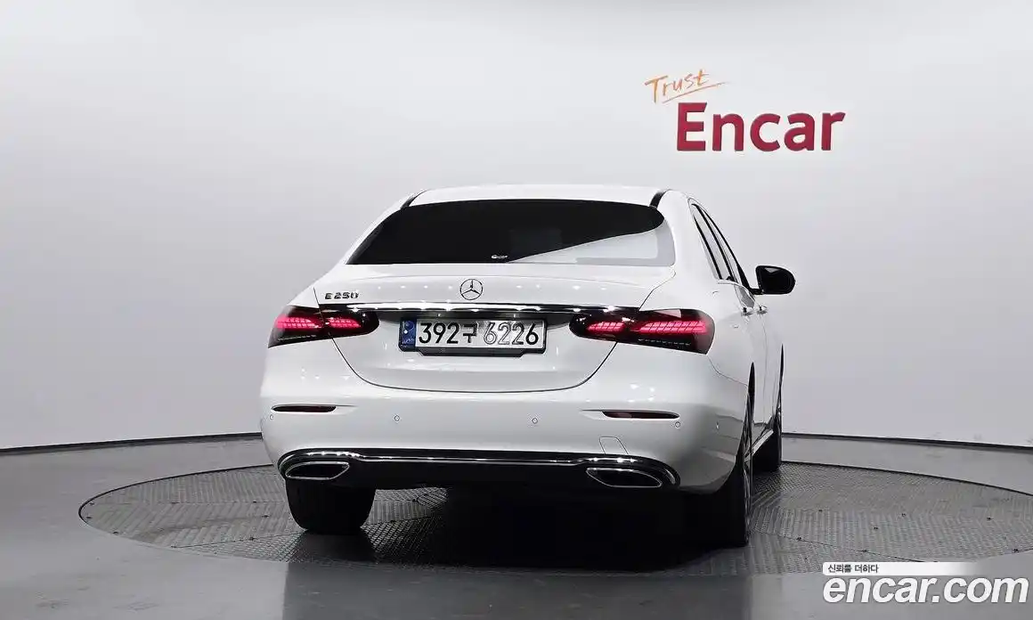 Mercedes-Benz E-Class 2021 2.0 гидро, фото 4