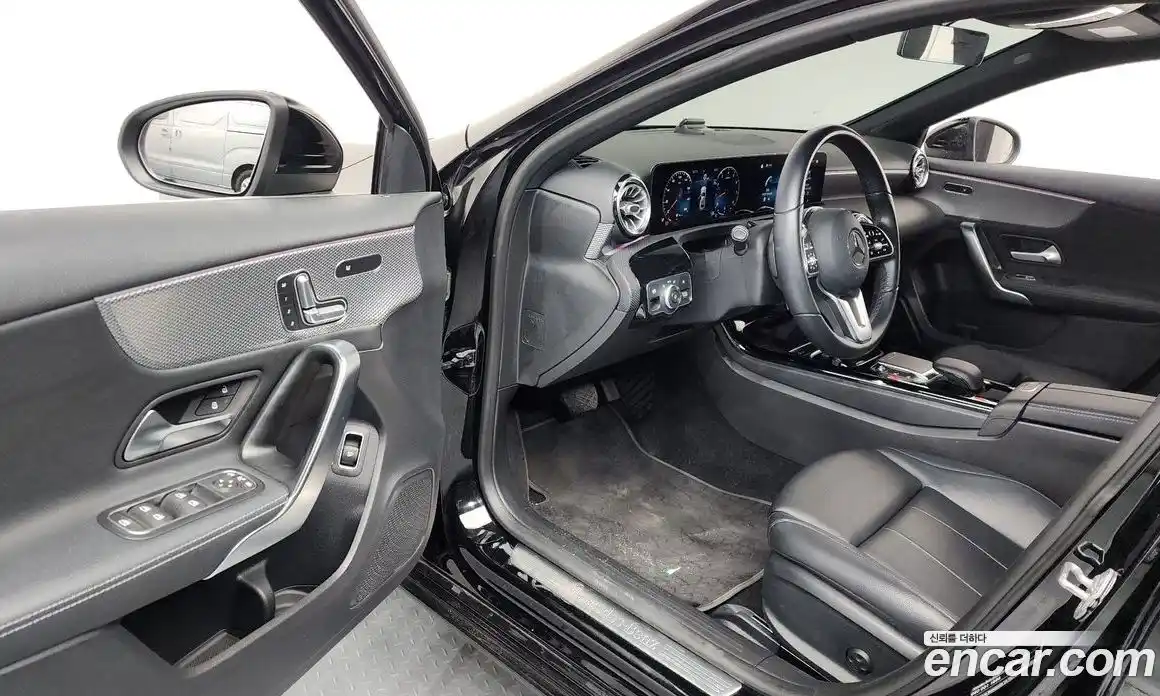 Mercedes-Benz A-Class 2021 2.0 гидро, фото 13 Mercedes-Benz A-Class 2021 2.0 гидро, фото 13