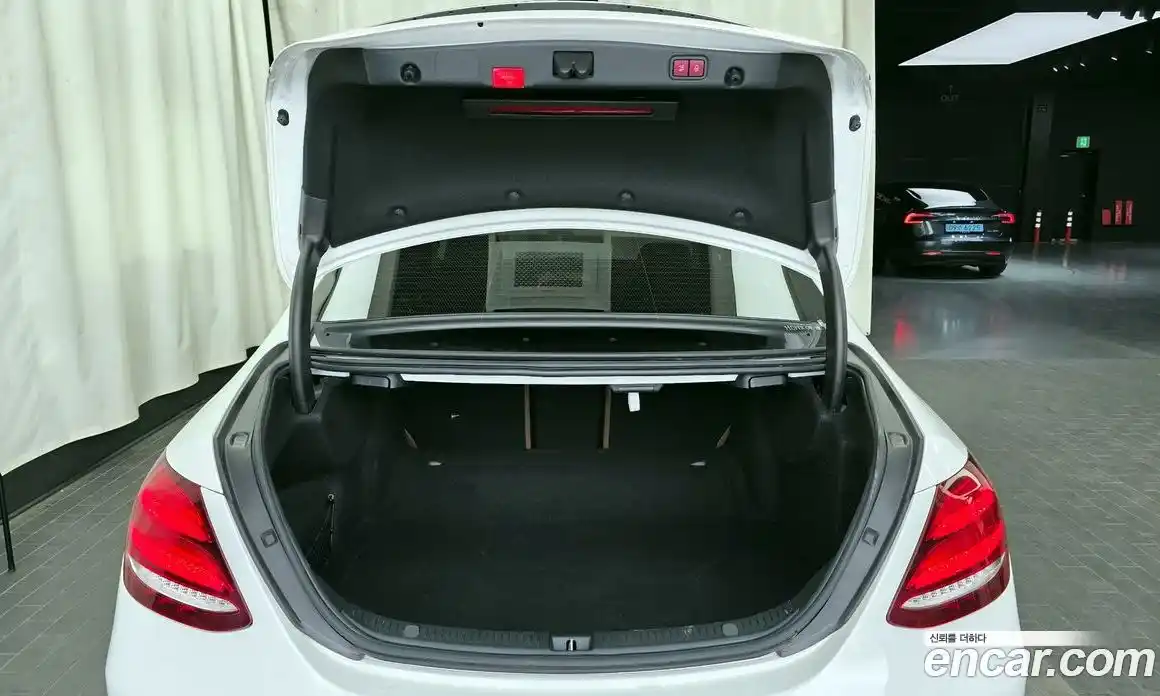 Mercedes-Benz E-Class 2019 2.0 гидро, фото 26