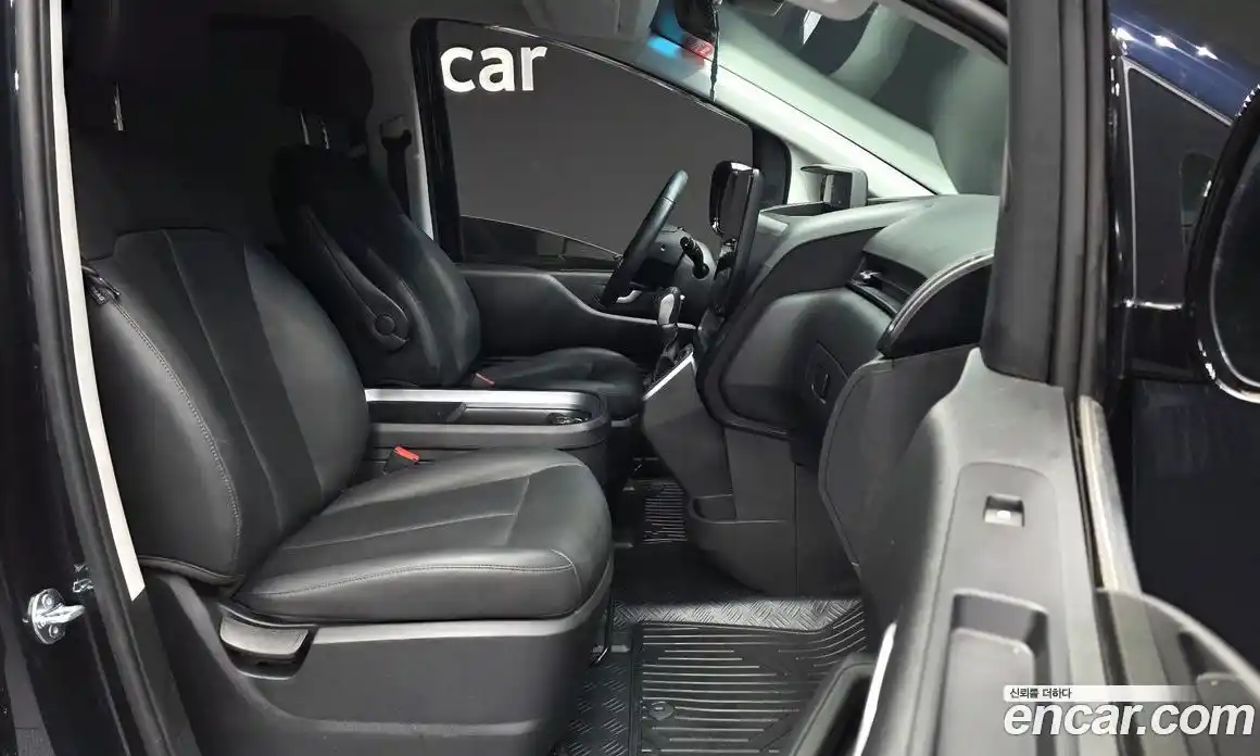 Hyundai Staria 2024 2.2 гидро, фото 11