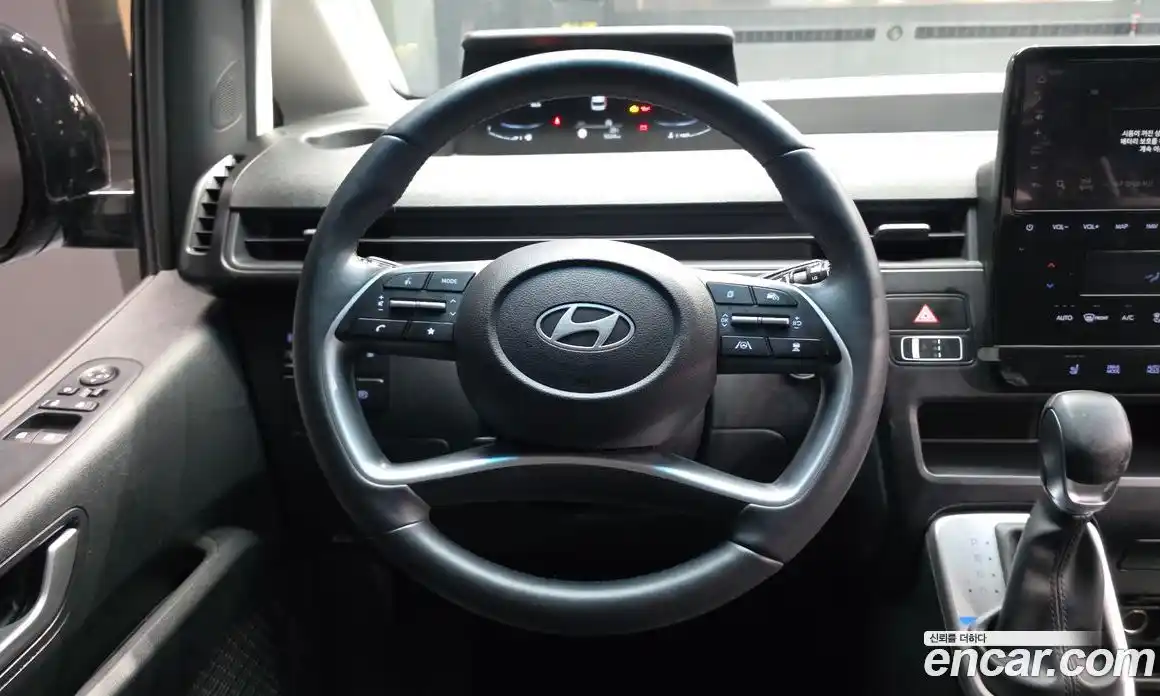 Hyundai Staria 2024 2.2 гидро, фото 13