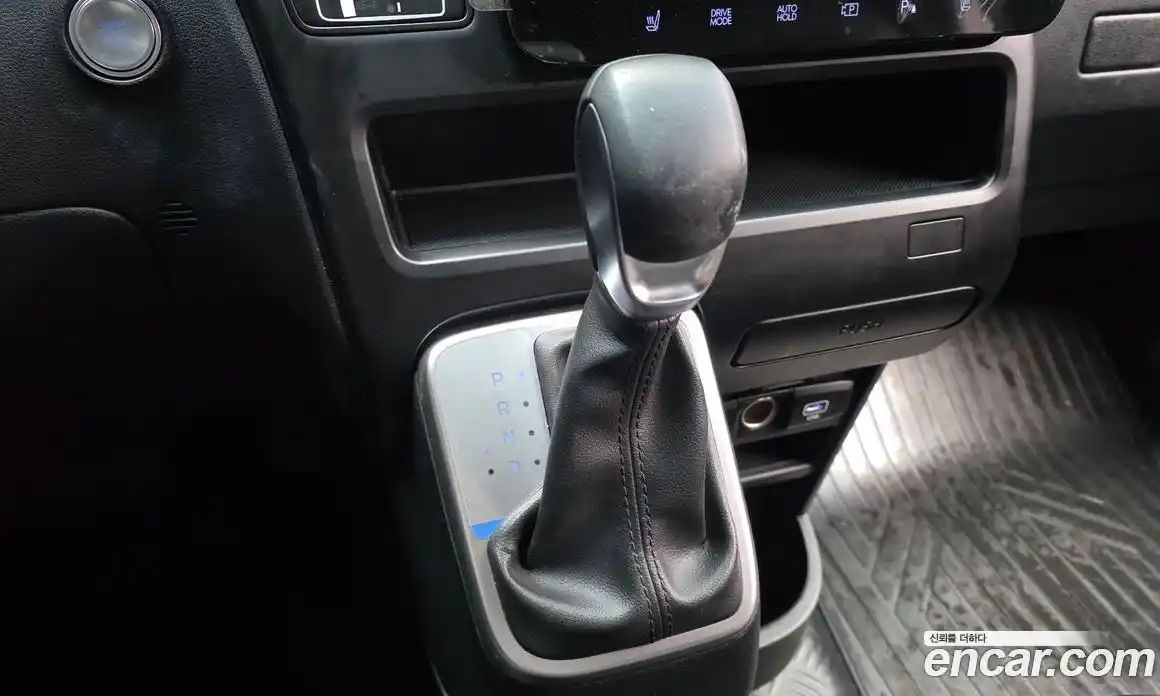Hyundai Staria 2024 2.2 гидро, фото 9