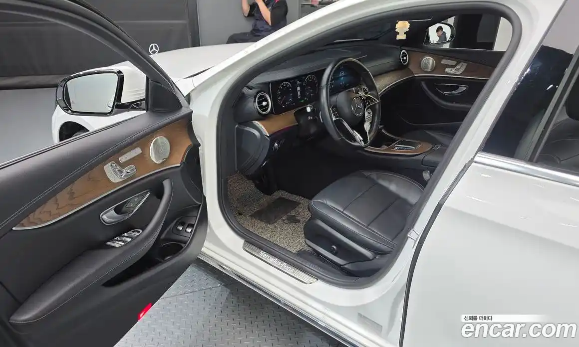 Mercedes-Benz E-Class 2021 2.0 гидро, фото 13