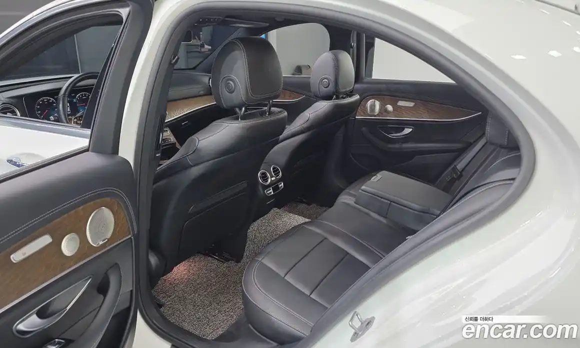 Mercedes-Benz E-Class 2021 2.0 гидро, фото 16