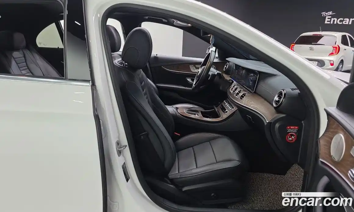 Mercedes-Benz E-Class 2021 2.0 гидро, фото 17